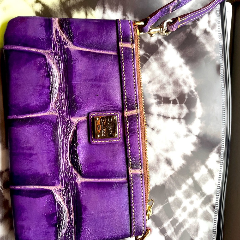 Dooney & Bourke wristlet